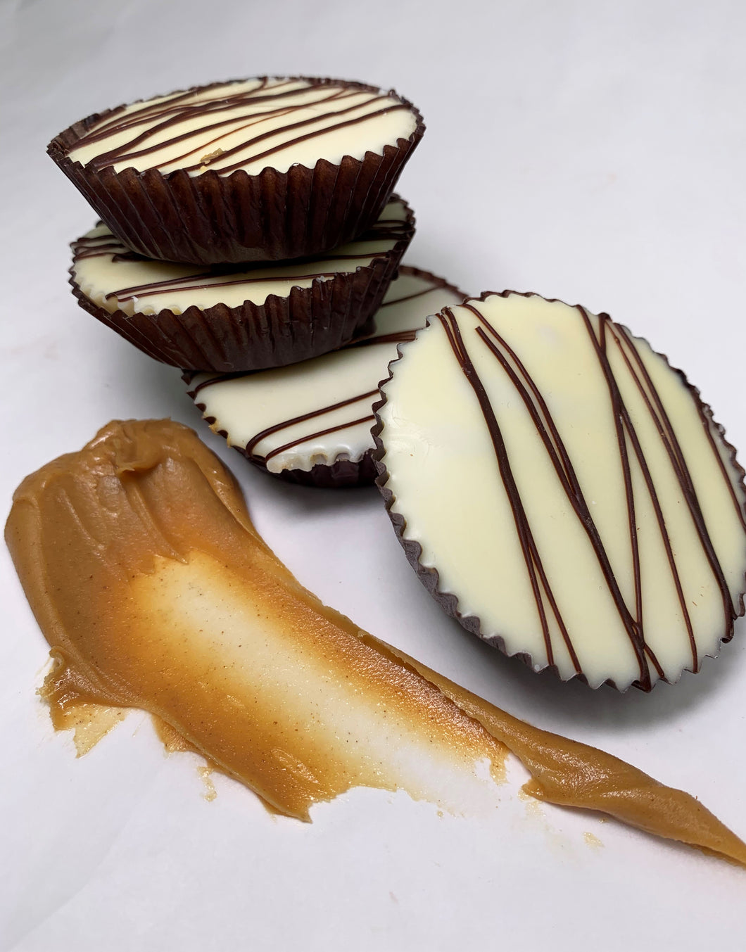1196 - White Chocolate Peanut Butter Cups (4 pk)